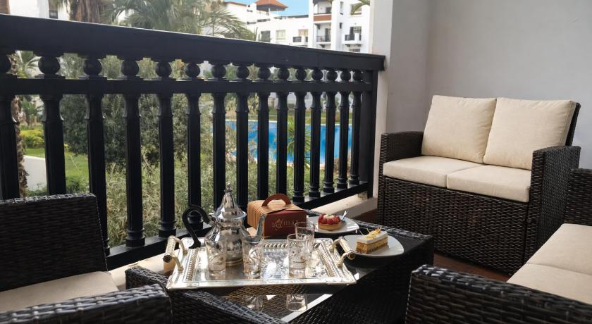 Image of Apartment with Pool View 6