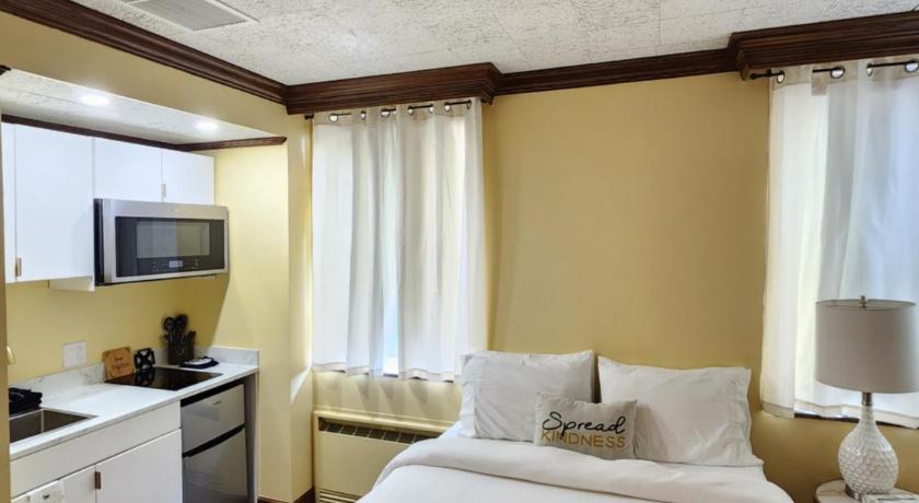 Bartlesville (OK) Hotel Phillips 5-Star Accommodation lobby