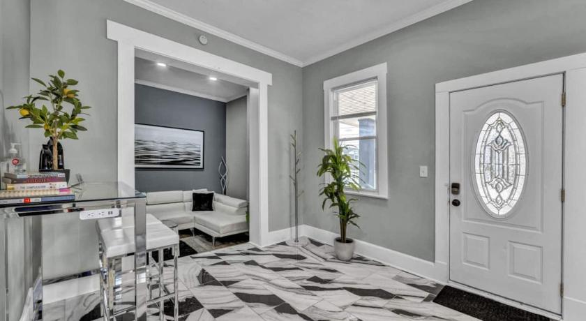 클리블랜드 (OH) Modern Luxury in Tremont - 6Bed 3bath Fee parking 4성급 숙소 수영장
