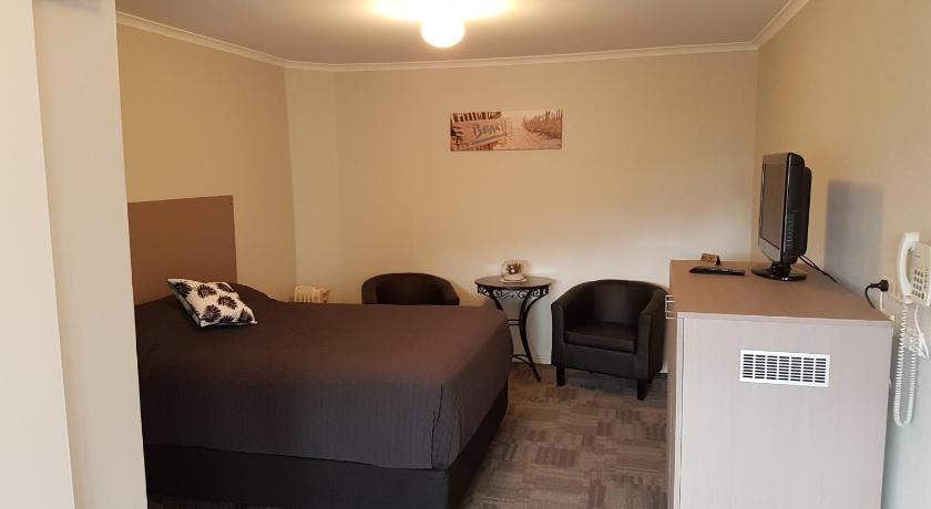 Mandurah Foreshore Motel photo