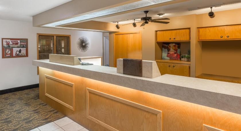 Americas Best Value Inn & Suites Atlantic photo