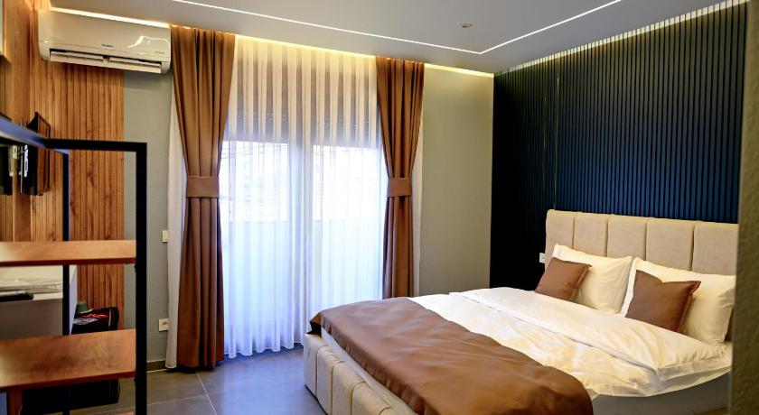 DejaVu Hotel