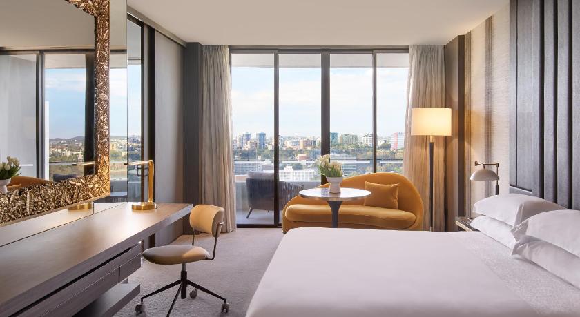 Image of Emporium Suite with Free Wifi 0