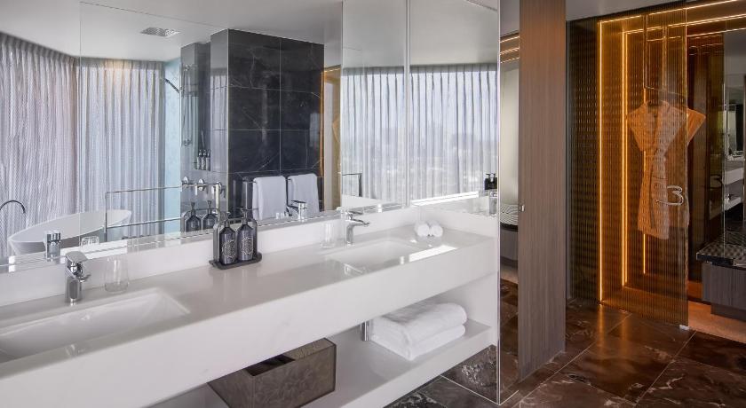 Image of Pool Side Cabana Suite with Free Wifi 7