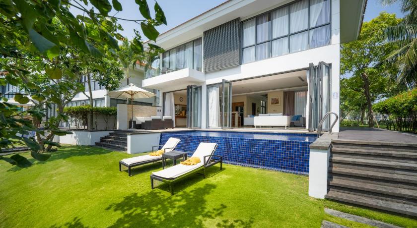 Da Nang Luxury Pool Villa Close To The Private Beach 5-Star Hotel restaurant