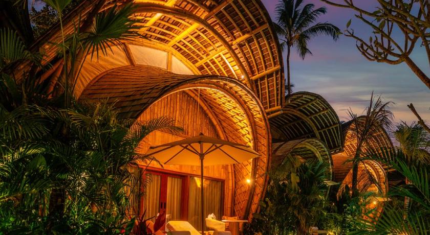 バリ Bambootel Sawah View 5つ星 ホテル 外観