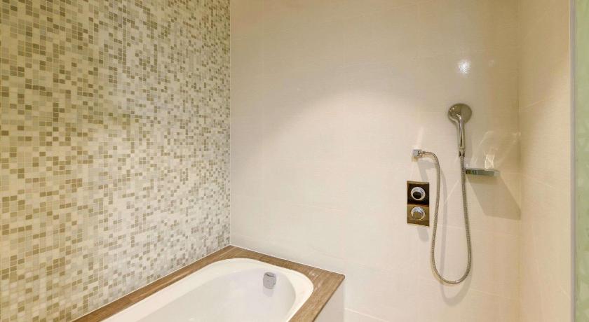 Image of Grosvenor Suite 8