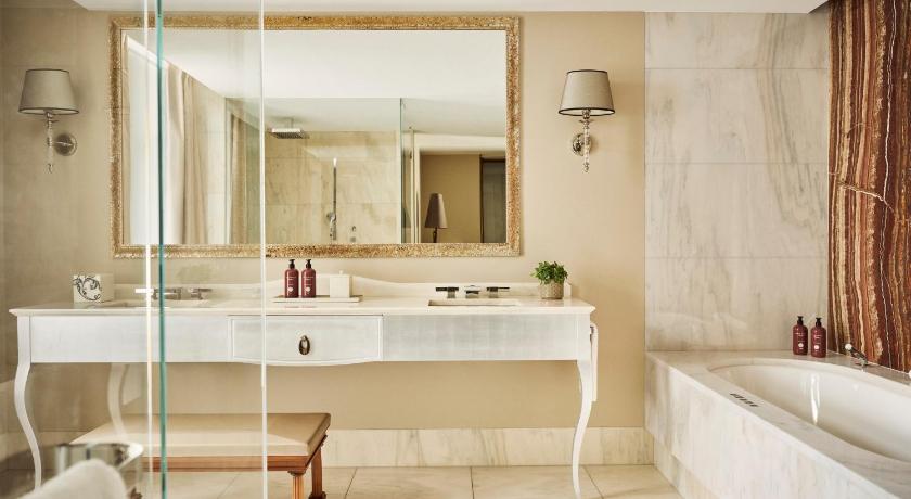 Image of 3 Bedroom Suite 2
