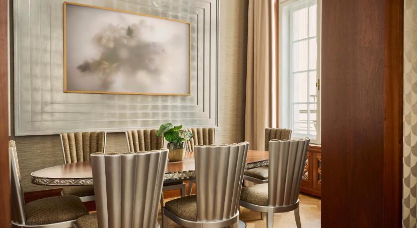 Image of Presidential Suite 6