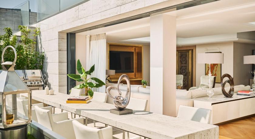 Image of Royal Penthouse Suite 17