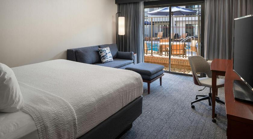 Image of 1 King Bed 1