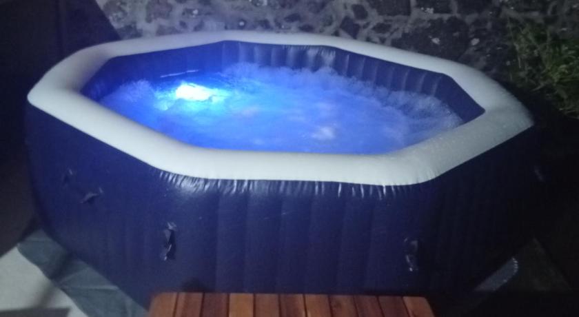 诺尔德斯泰 Basaltic Guest House 3星级 酒店 套房