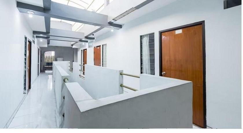Hotel Cemara Gading - image 2