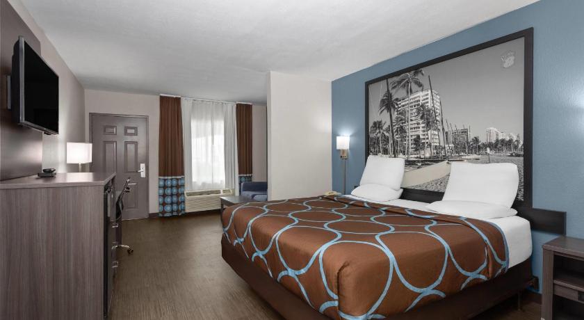 Image of 1 King Bed Non-Smoking 0