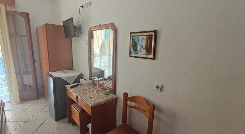 Image of Twin Room with Sea View 11