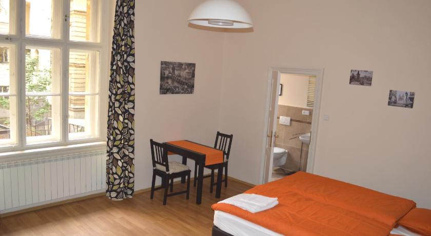 Image of Double or Twin Room with Shared Kitchen 4