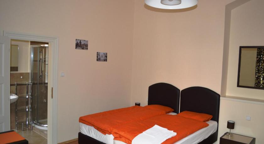 Image of Double or Twin Room with Shared Kitchen 10