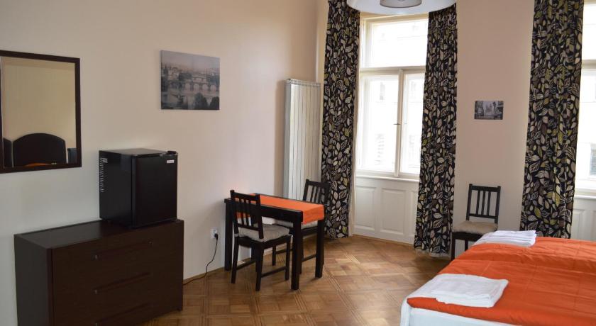 Image of Triple Room with Shared Kitchen 3