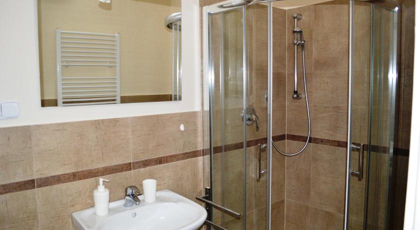 Image of Double or Twin Room with Shared Kitchen 2