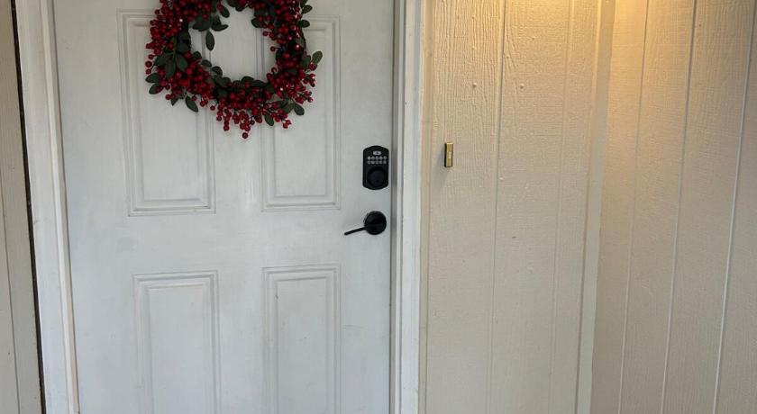 오클라호마 시티 (OK) Great Edmond home, near OKC with 3 beds, Wi-fi, cold AC, and central heat, fully fenced backyard 4성급 숙소 객실