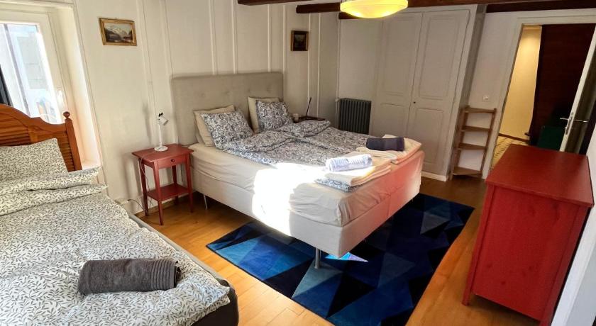 Avenue 15 Boudry Suites and Studio