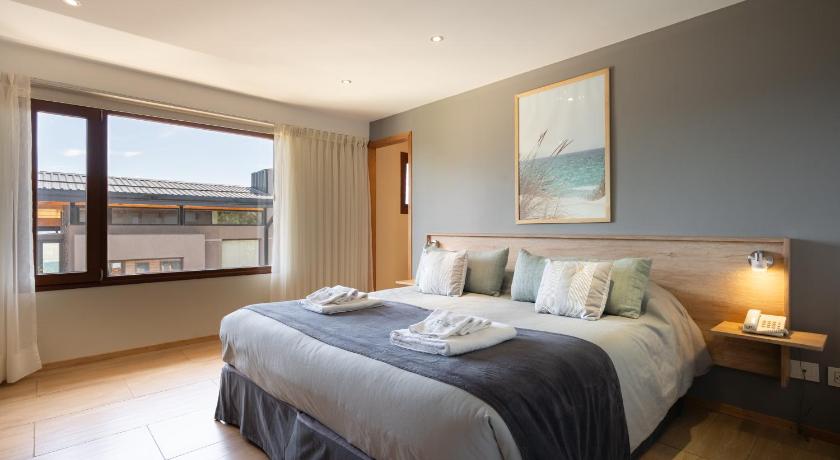 Image of Deluxe Suite with Spa Bath 0
