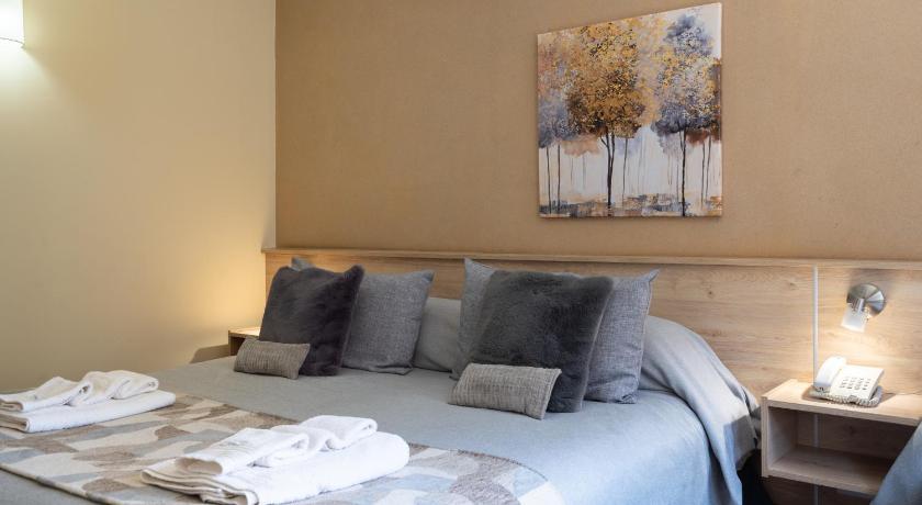 Image of Standard Triple Room 8