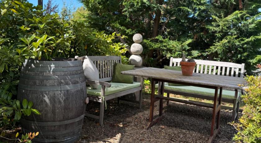 Image of Double Room with Garden View 6