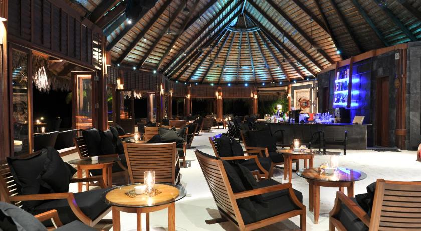 Komandoo Island Resort & Spa - image 11