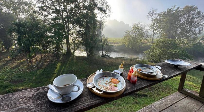 탁 Vela Resort Umphang 호텔 로비