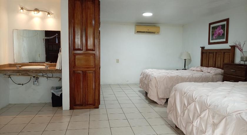 Image of Queen Room with Sea View 1