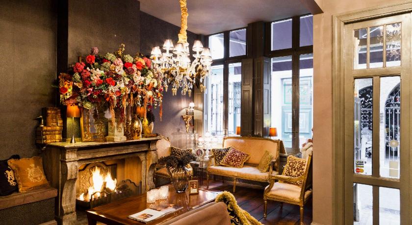 Hotel Diamonds and Pearls photo
