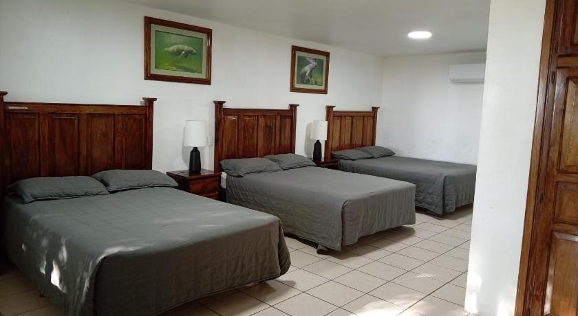 Image of Triple Room with Sea View 0
