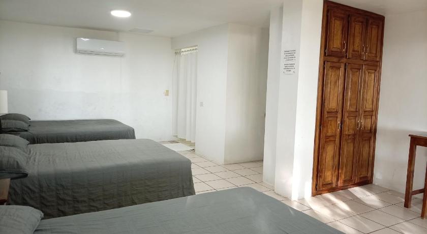 Image of Triple Room with Sea View 2