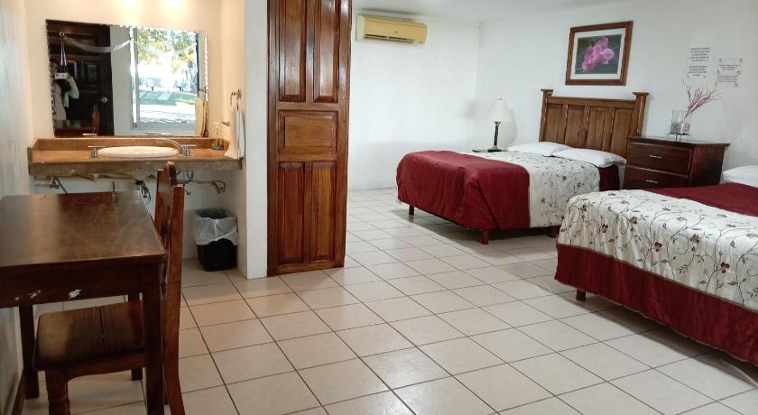Image of Queen Room with Sea View 2