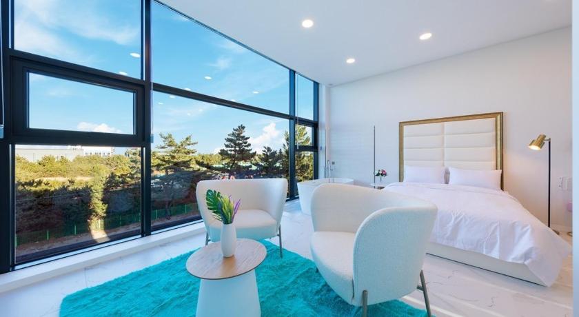 Gangneung Gangneung Good day Poolvilla 3-Star Guesthouse pool