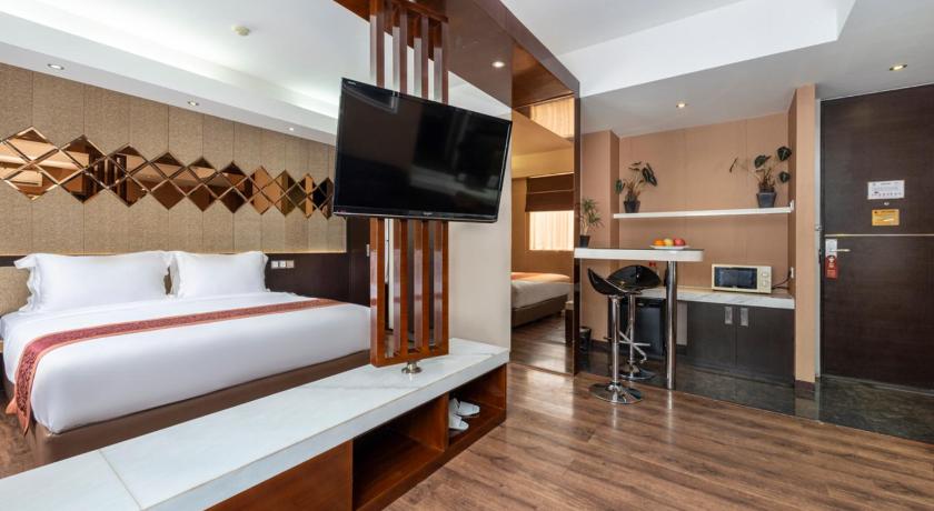 Makassar Favor Hotel Makassar City Center by LIFE 3-Star Hotel pool