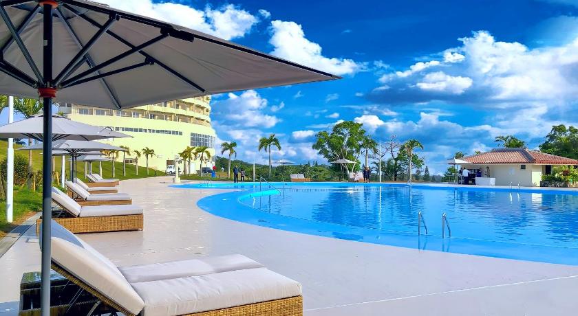 Okinawa Island ANA Crowne Plaza Resort Okinawa Uruma Hills By IHG 3-Star Hotel pool