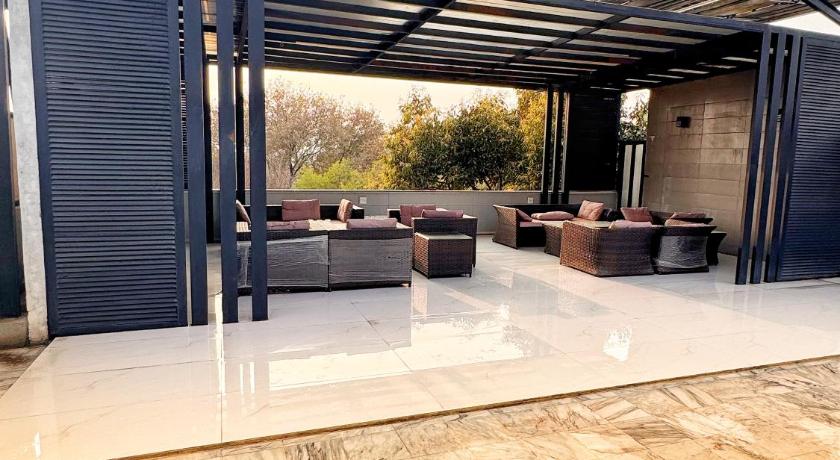 Reina Boutique Hotel – Islamabad, OH