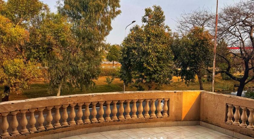Reina Boutique Hotel – Islamabad, OH