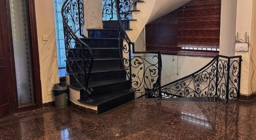 Reina Boutique Hotel – Islamabad, OH