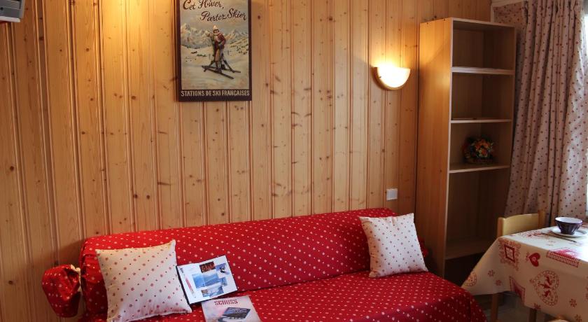 Image of Studio (2 Adults) 3