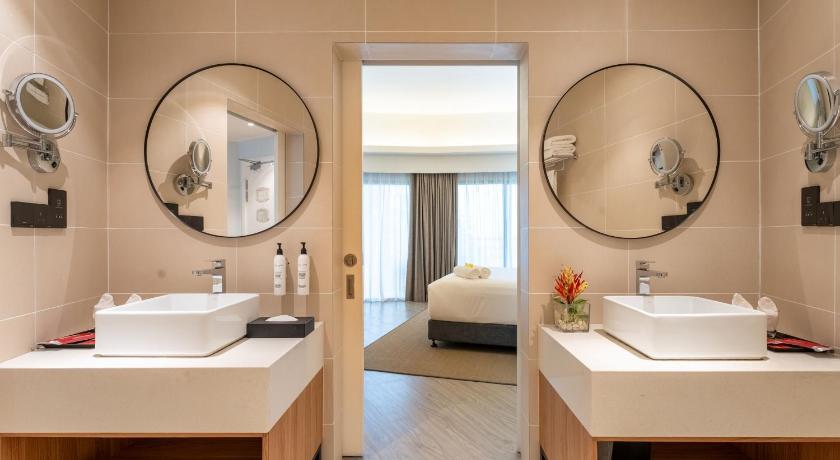 Image of Executive Sea-facing Family Suite 2