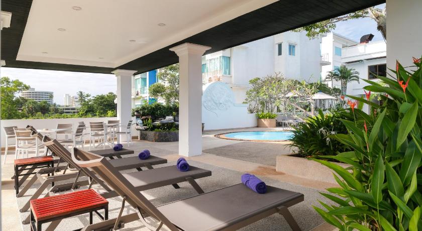 プーケット The Old Phuket Karon Beach Resort 4つ星 ホテル プール