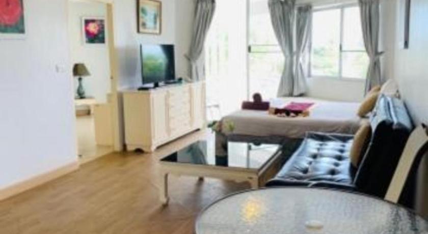 Image of Family Two-Bedroom with Partial Sea View 9
