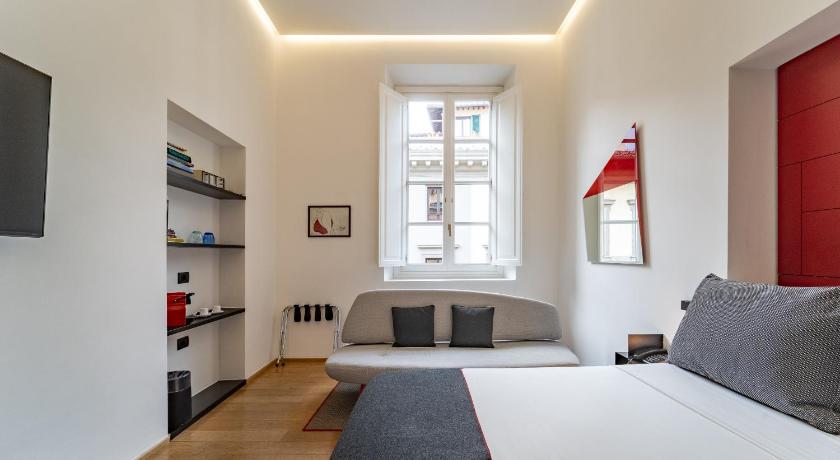 Image of Deluxe Room 8