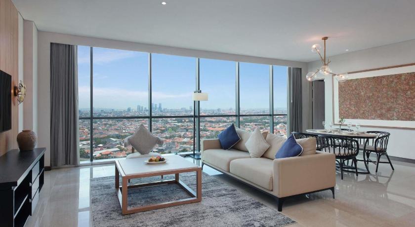Executive Suite with 1 king-size bed and 2 sing le beds的照片 0