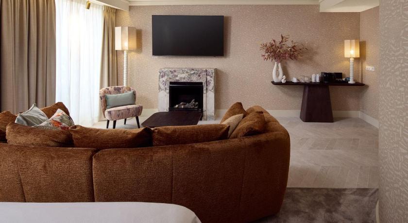 Image of Suite with Spa Bath 1