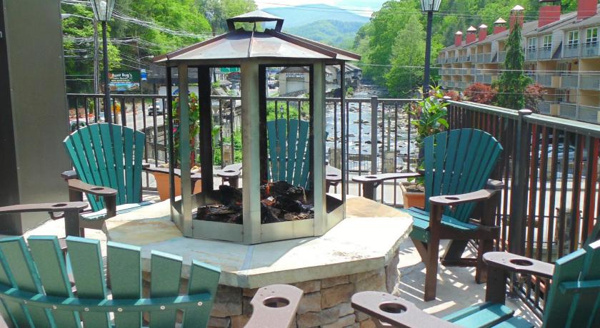 Baymont by Wyndham Gatlinburg On The River