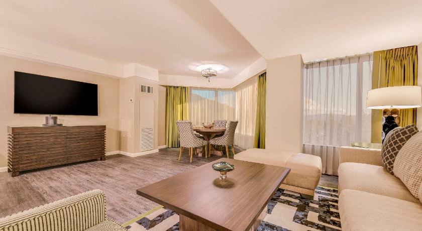 Image of Romulus Lake View Balcony Suite 1 King 6